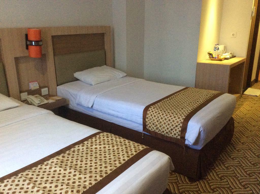 Abadi Hotel Malioboro Yogyakarta By Tritama Hospitality Экстерьер фото